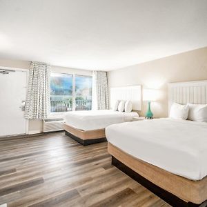 Standard Queen Room Two Queen Beds